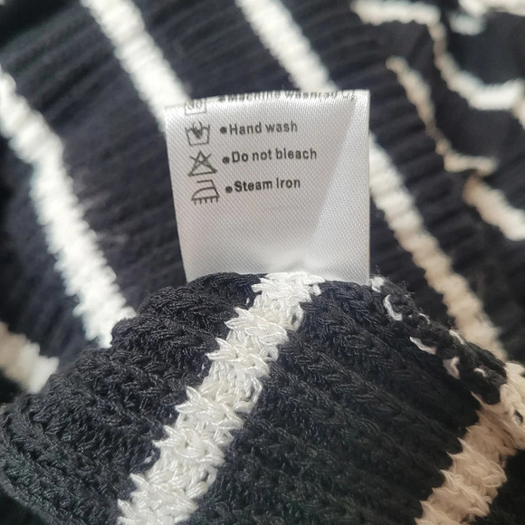 Zesica Striped Black and White Stretch Knit Maxi Dress sz L - Picture 8 of 9